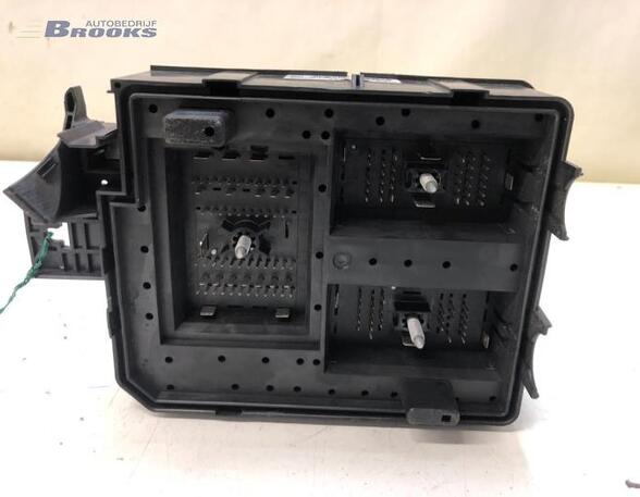 Fuse Box OPEL ADAM (M13)