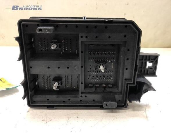 Fuse Box OPEL CORSA E (X15)