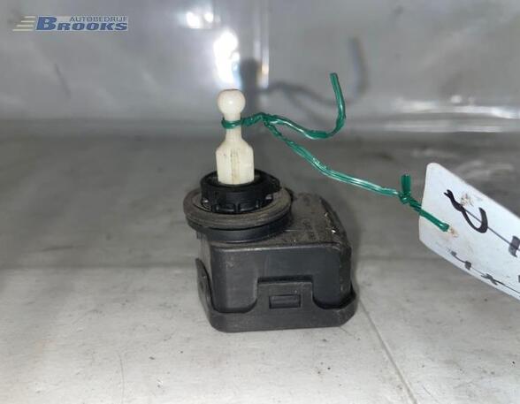 Headlight Control Range (Levelling) Adjustment VW PASSAT (3B3)