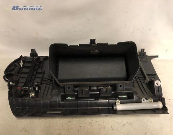 Glove Compartment (Glovebox) VOLVO V50 (545)