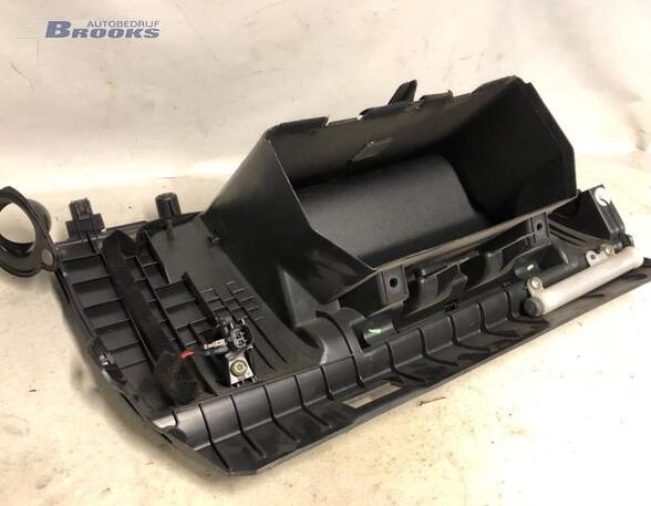 Glove Compartment (Glovebox) VOLVO V50 (545)