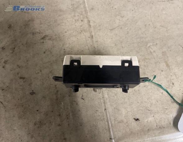 Uhr Ford Focus Stufenheck DFW 98AB15000CCW P1676335