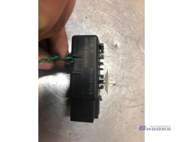 Control unit for seat heating SEAT IBIZA IV ST (6J8, 6P8)