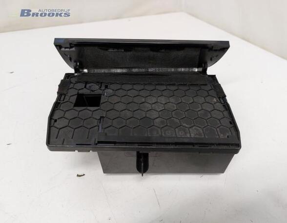 Storage Tray VW GOLF VII (5G1, BQ1, BE1, BE2), VW GOLF VII Variant (BA5, BV5), VW GOLF VIII Variant (CG5)