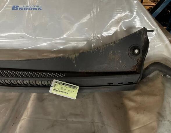 Grill Windlauf Peugeot 5008   P7153665