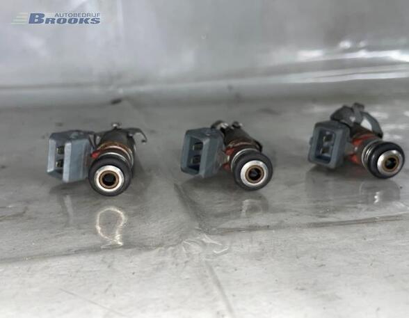 Injector Nozzle VW GOLF IV (1J1)