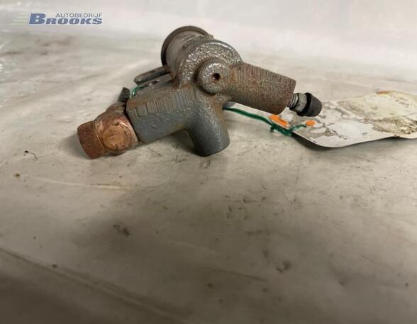 Clutch Master Cylinder TOYOTA YARIS (_P1_)