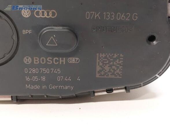 
Drosselklappenstutzen Audi A3 Sportback 8V 07K133062G P18340692
