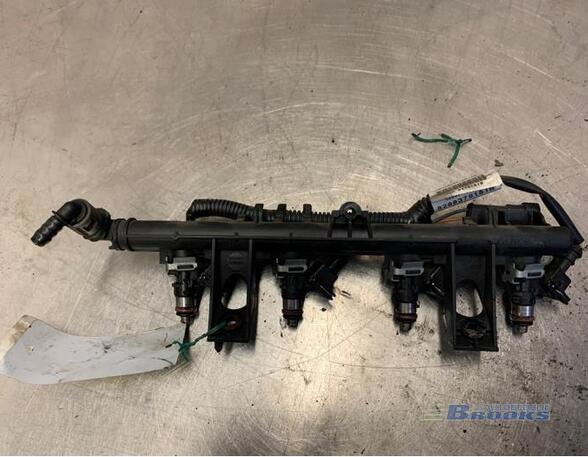 Petrol Fuel Rail RENAULT TWINGO II (CN0_)