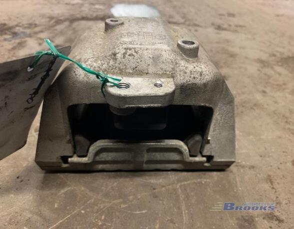 Engine Mount Bracket VW GOLF IV (1J1)