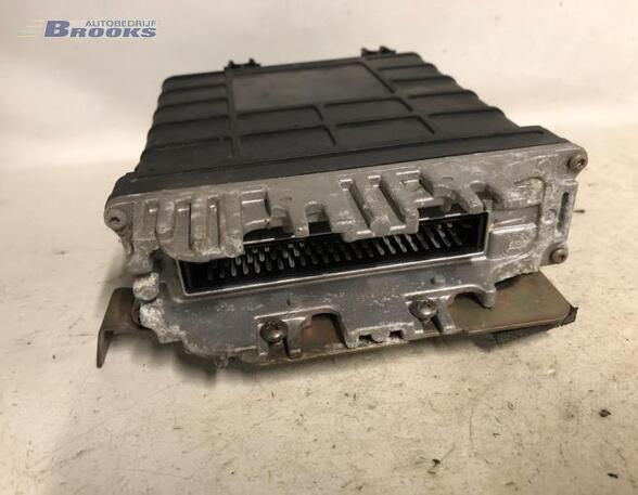 Control unit for engine VW GOLF III Variant (1H5)