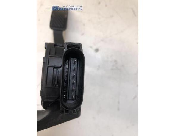 Accelerator pedal FORD FIESTA VI (CB1, CCN)