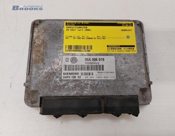 Control unit for injection system VW GOLF IV (1J1)