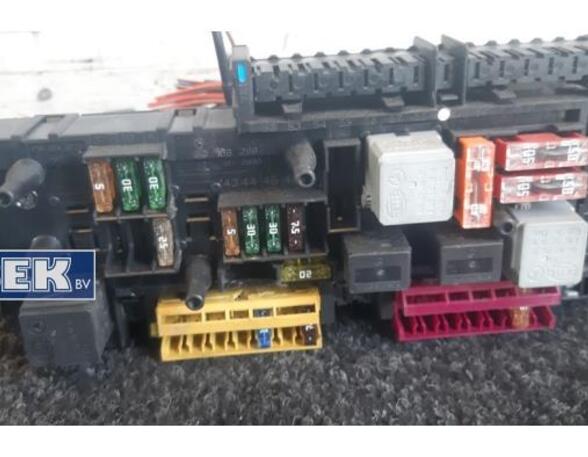 Fuse Box MERCEDES-BENZ C-Klasse (W204)