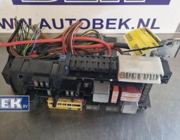 Fuse Box MERCEDES-BENZ C-Klasse (W204)