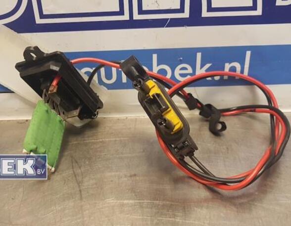 Resistor Interior Blower RENAULT Twingo II (CN0)