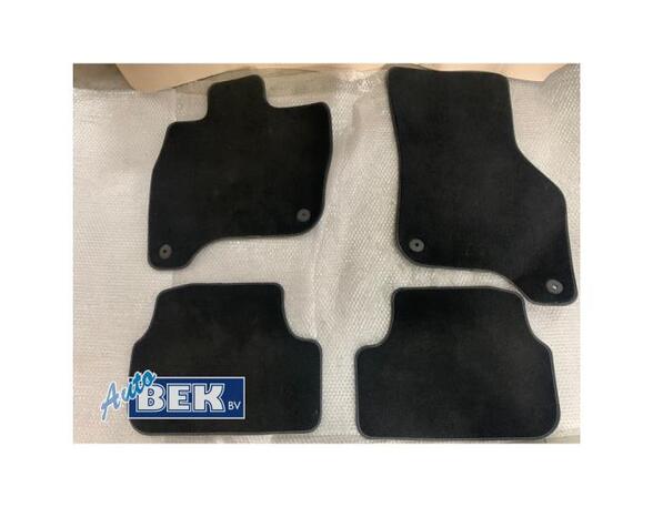 Floor mat (Carpet Mat) VW Golf VII (5G1, BE1, BE2, BQ1)