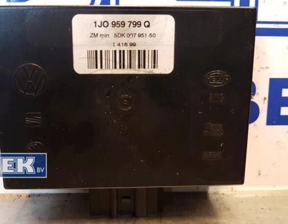 Control unit for door drawing support VW Golf IV (1J1)