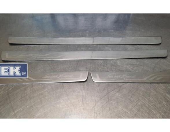 Trim Strip Bumper SKODA Superb III Kombi (3V5)