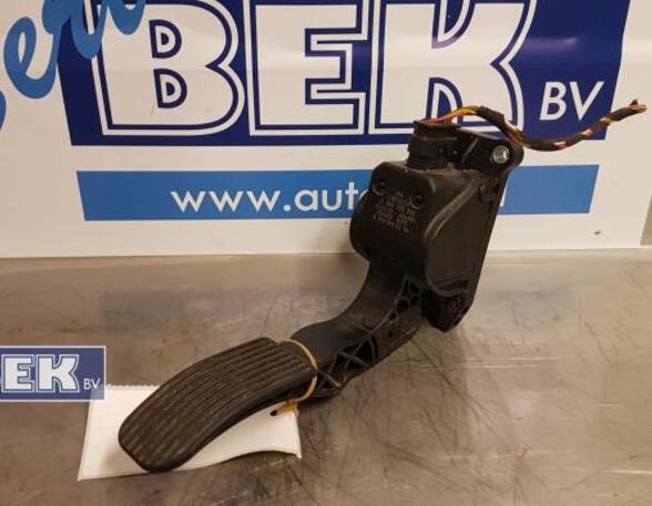 Pedalbelag für Fahrpedal Mercedes-Benz Sprinter 3t Kasten 906 0280755025 P6869685