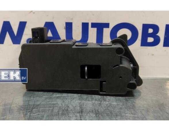 Servomotor for fuel filler flap VOLVO V50 (545)