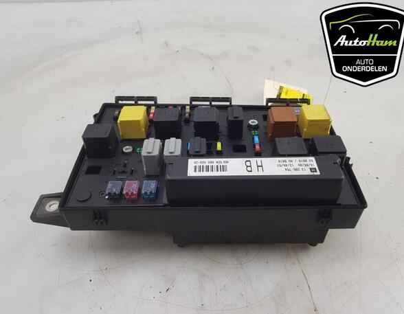 Fuse Box OPEL ZAFIRA / ZAFIRA FAMILY B (A05)