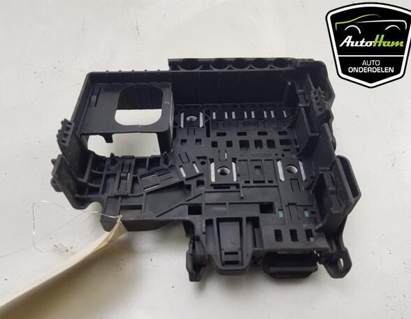 Fuse Box OPEL CORSA E (X15)