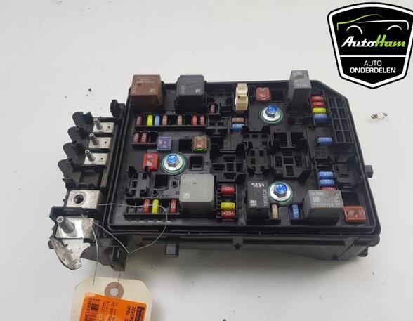 Fuse Box OPEL ASTRA K Sports Tourer (B16)