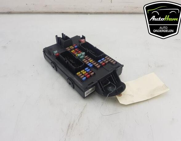 Fuse Box VOLVO V60 II (225), VOLVO XC90 II (256)