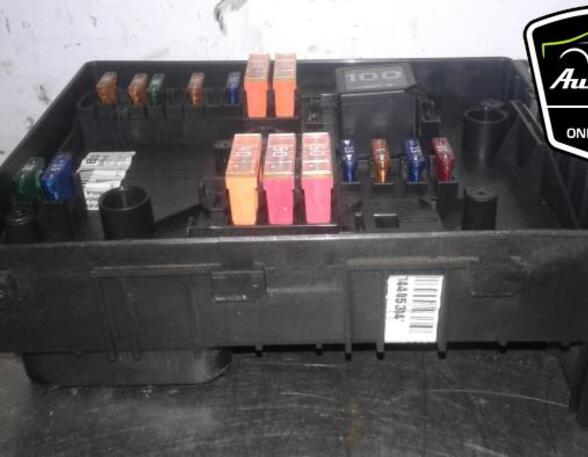 Fuse Box SKODA OCTAVIA II Combi (1Z5), VW GOLF V Variant (1K5), SEAT LEON (1P1), SEAT ALTEA (5P1)