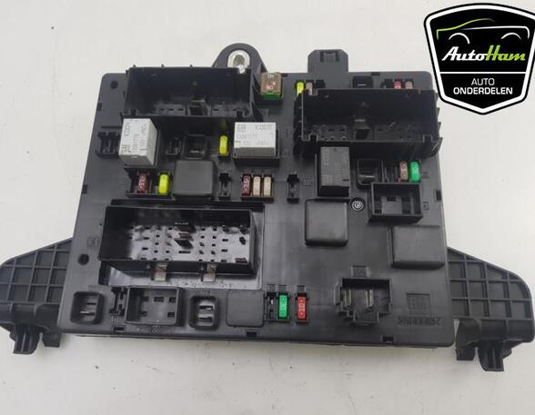 Fuse Box OPEL ZAFIRA TOURER C (P12)