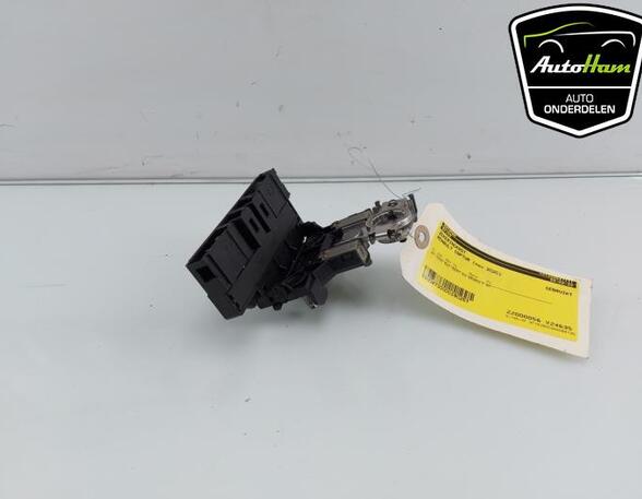 Fuse Box RENAULT CAPTUR II (HF_)