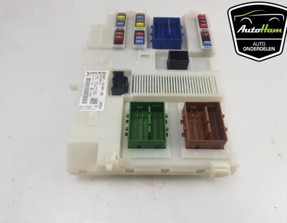 Fuse Box VOLVO XC60 (156), VOLVO S60 II (134), VOLVO V60 I (155, 157)