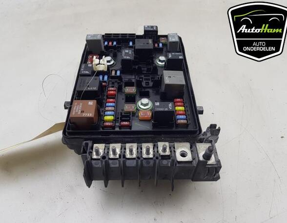 Fuse Box OPEL ASTRA K (B16)