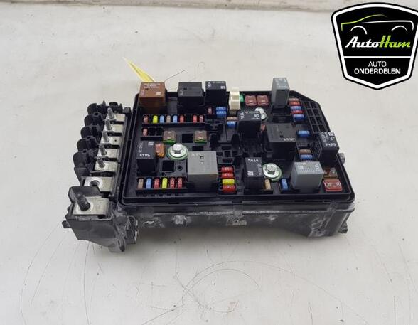 Fuse Box OPEL ASTRA K (B16)