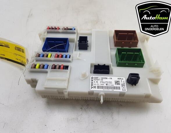 Fuse Box VOLVO V60 I (155, 157), VOLVO V60 I Cross Country (157)