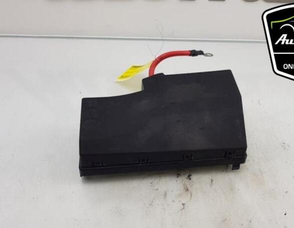 Fuse Box VOLVO V40 Hatchback (525, 526), VOLVO V40 Cross Country (526)