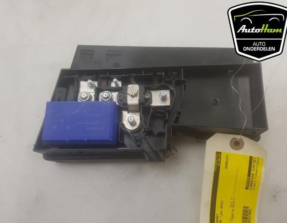 Fuse Box VOLVO V40 Hatchback (525, 526), VOLVO V40 Cross Country (526), VOLVO XC60 (156)