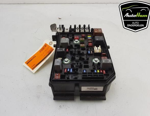 Fuse Box OPEL ASTRA K (B16)