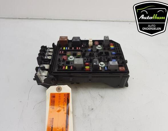 Fuse Box OPEL ASTRA K (B16)