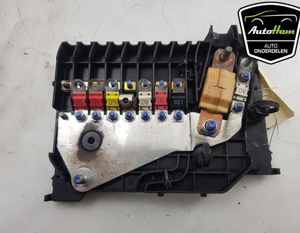 Fuse Box FORD FOCUS III