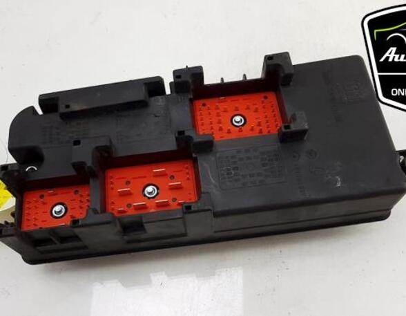 Fuse Box OPEL SIGNUM Hatchback (Z03), OPEL VECTRA C GTS (Z02), SAAB 9-3 (YS3F, E79, D79, D75)