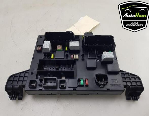 Fuse Box OPEL ASTRA J Sports Tourer (P10), OPEL ASTRA J (P10), OPEL ZAFIRA TOURER C (P12)