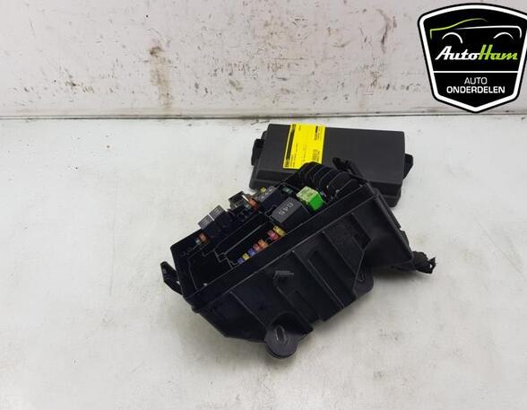 Fuse Box SKODA OCTAVIA III Combi (5E5, 5E6), VW TIGUAN (AD1, AX1), VW TIGUAN ALLSPACE (BW2)