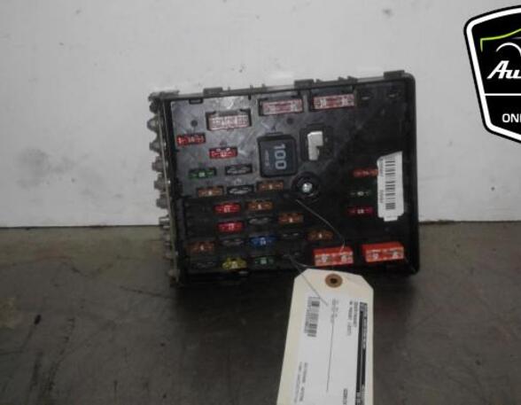 Fuse Box VW PASSAT Variant (3C5), VW PASSAT B7 Estate Van (365), VW PASSAT (3C2)