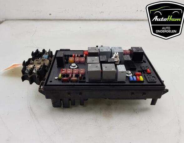 Fuse Box OPEL ASTRA J Sports Tourer (P10)