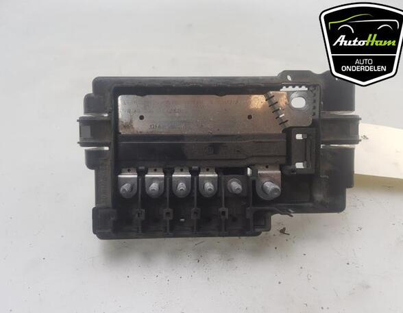 Fuse Box SEAT IBIZA V (KJ1, KJG), SEAT LEON (5F1), SEAT LEON SC (5F5), SEAT ARONA (KJ7, KJP)