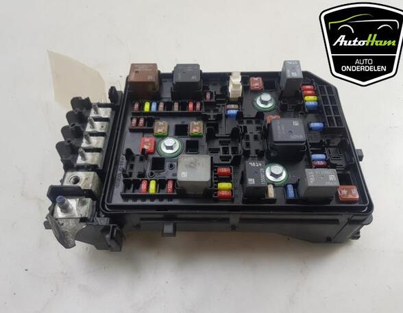 Fuse Box OPEL ASTRA K (B16)