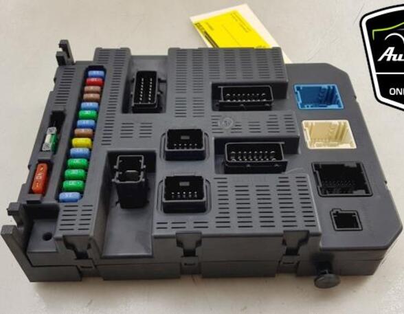 Fuse Box PEUGEOT 308 I (4A_, 4C_), PEUGEOT 308 SW I (4E_, 4H_)