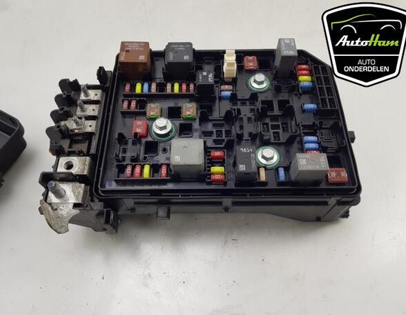 Fuse Box OPEL ASTRA K Sports Tourer (B16)